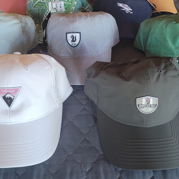 Assorted golf caps with various course logos - Picture 7 of 9